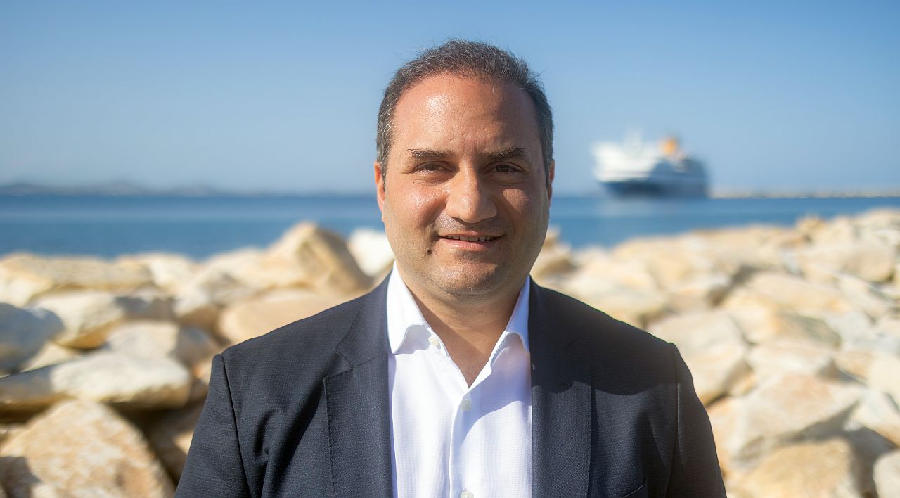 Ο Γιάννης Πολυχρονάκος: για την παραίτηση του γιατρού στη Σέριφο